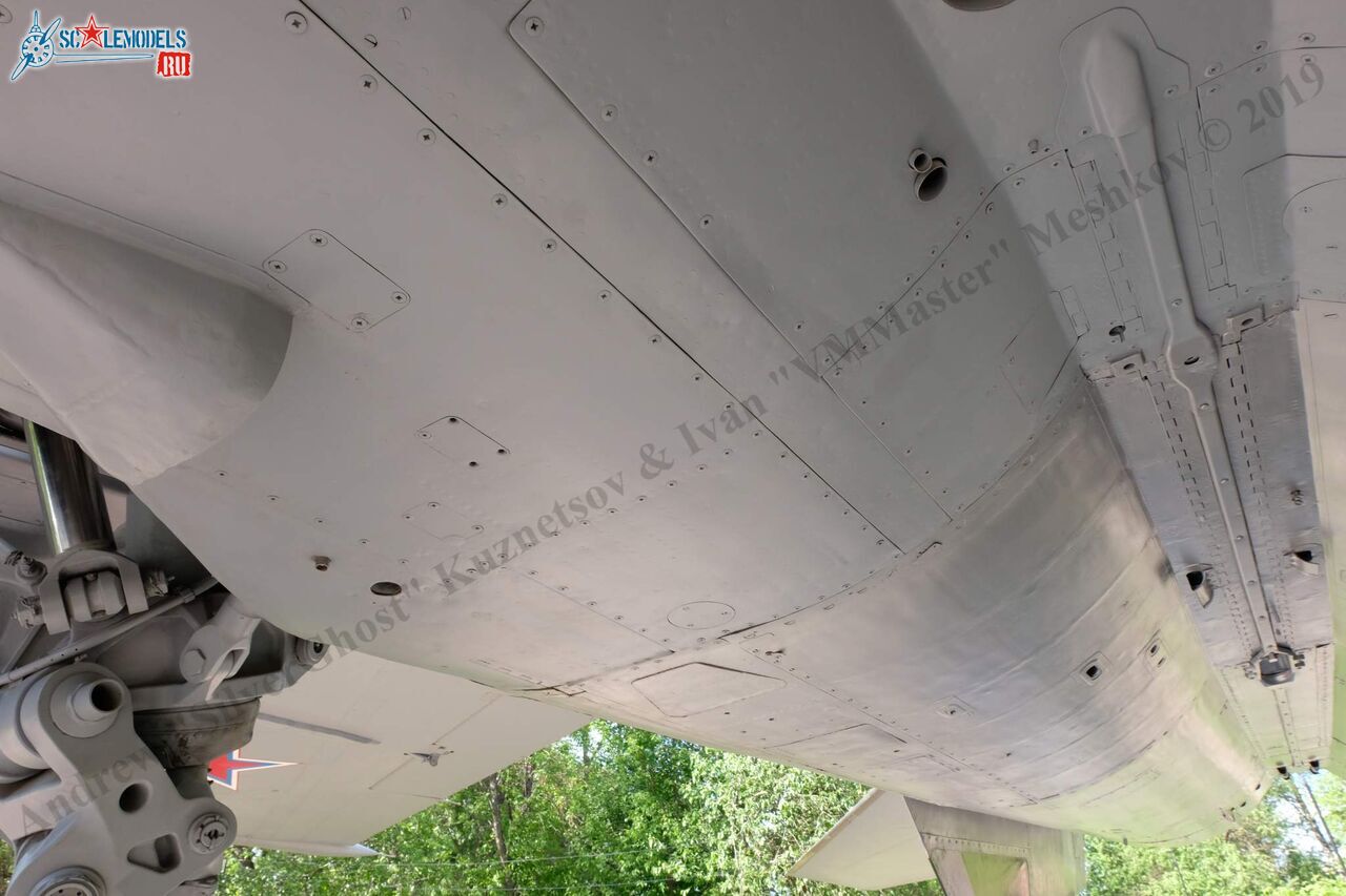 MiG-25RBSh_72.jpg