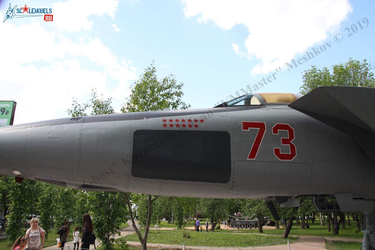 MiG-25RBSh_727.jpg