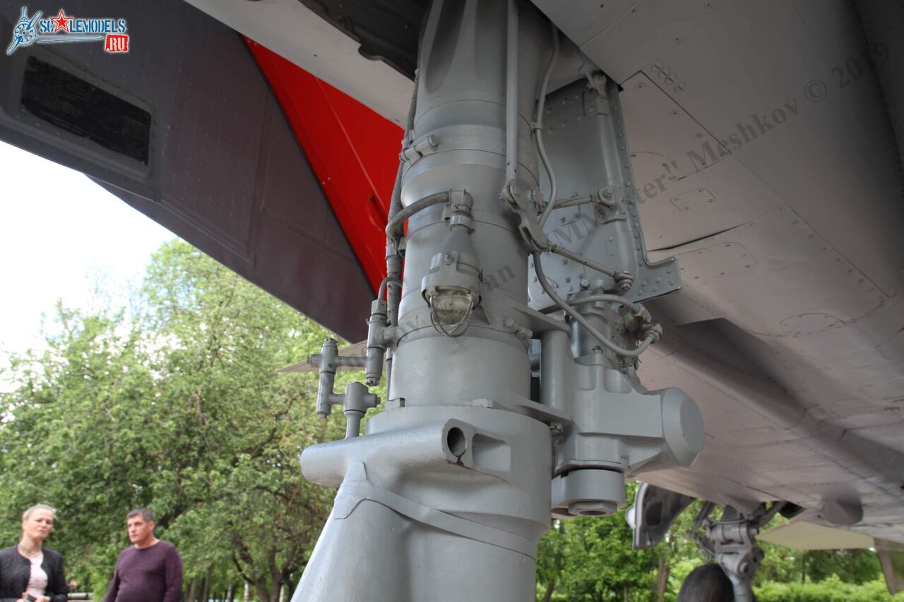 MiG-25RBSh_949.jpg