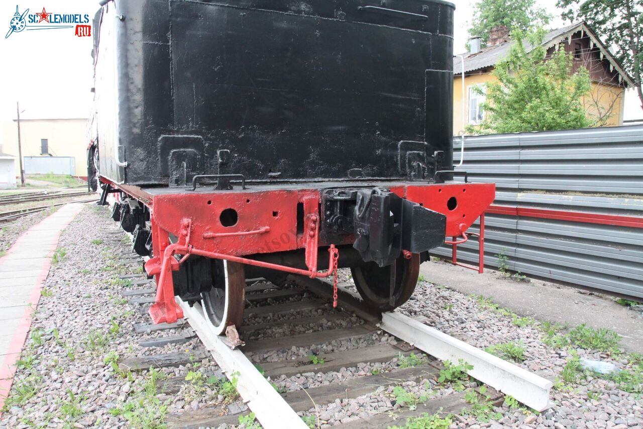 Locomotive_Em725-39_295.jpg