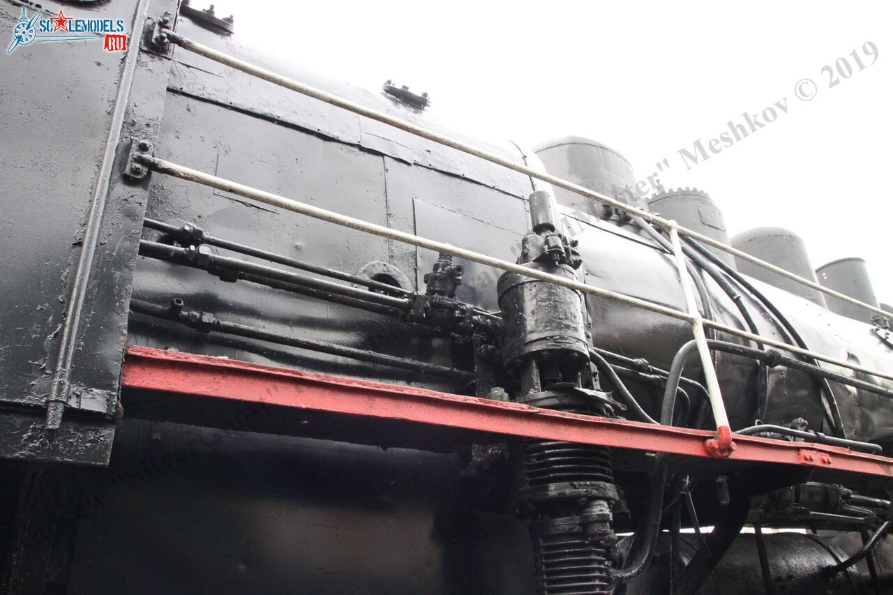 Locomotive_Em725-39_315.jpg