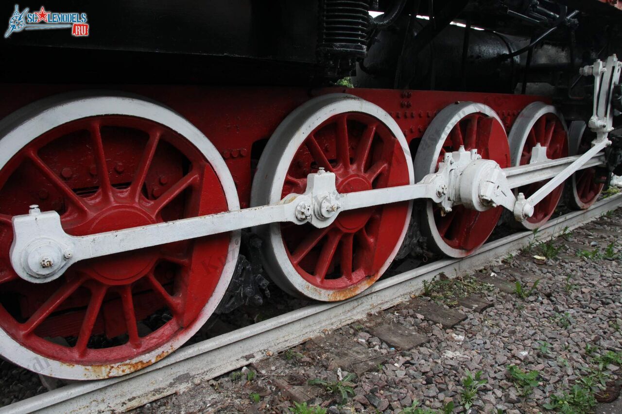 Locomotive_Em725-39_317.jpg