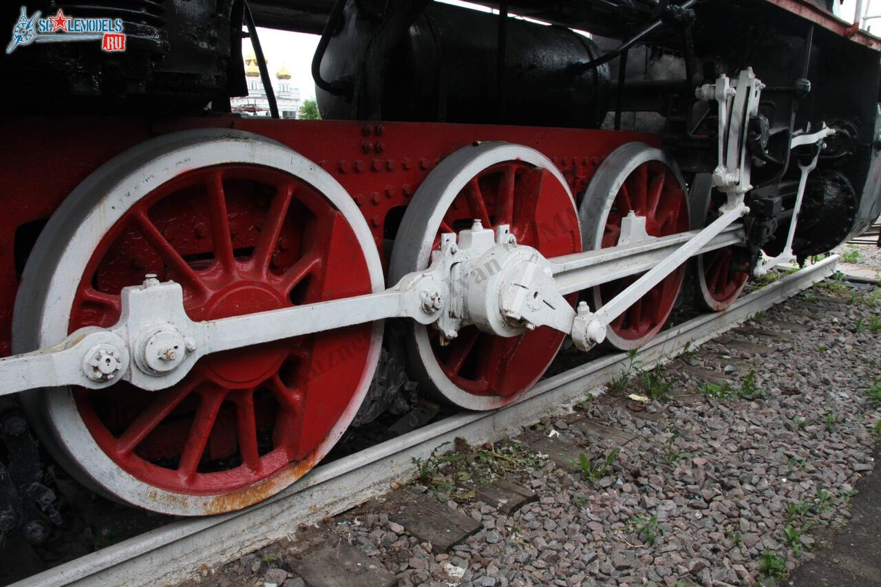 Locomotive_Em725-39_318.jpg