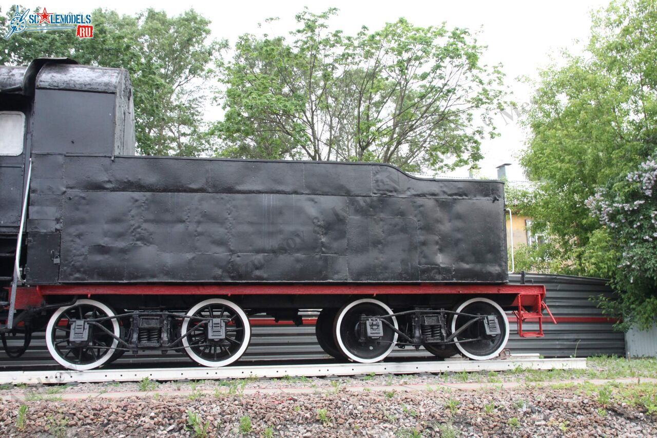 Locomotive_Em725-39_359.jpg