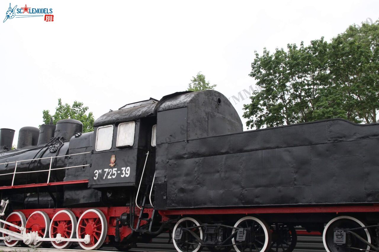 Locomotive_Em725-39_364.jpg