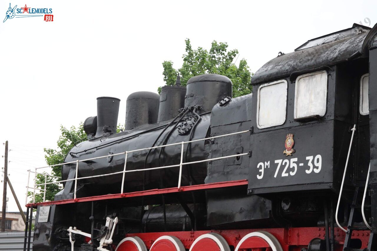 Locomotive_Em725-39_366.jpg