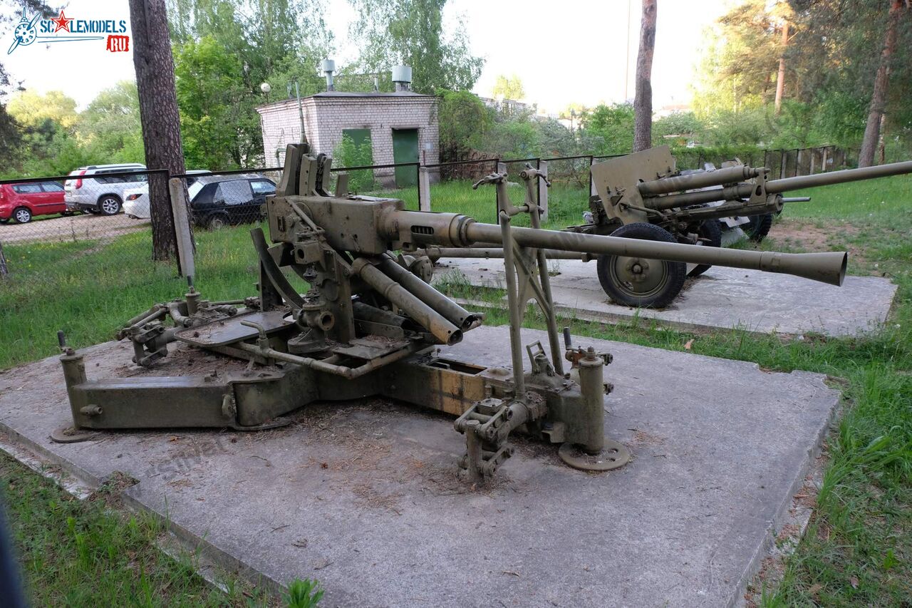 40mm_Bofors_L60_0.jpg