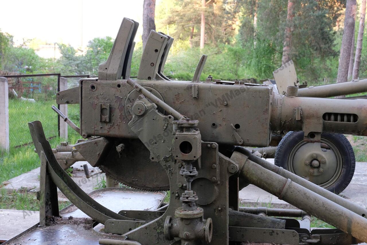 40mm_Bofors_L60_13.jpg