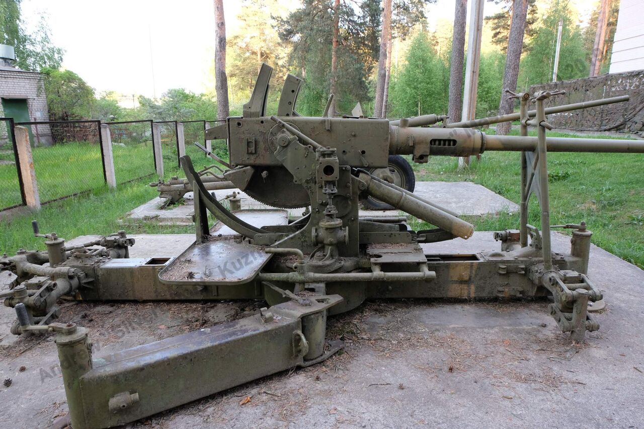 40mm_Bofors_L60_28.jpg