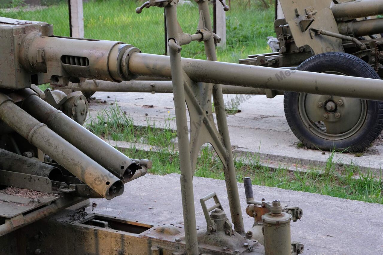 40mm_Bofors_L60_5.jpg