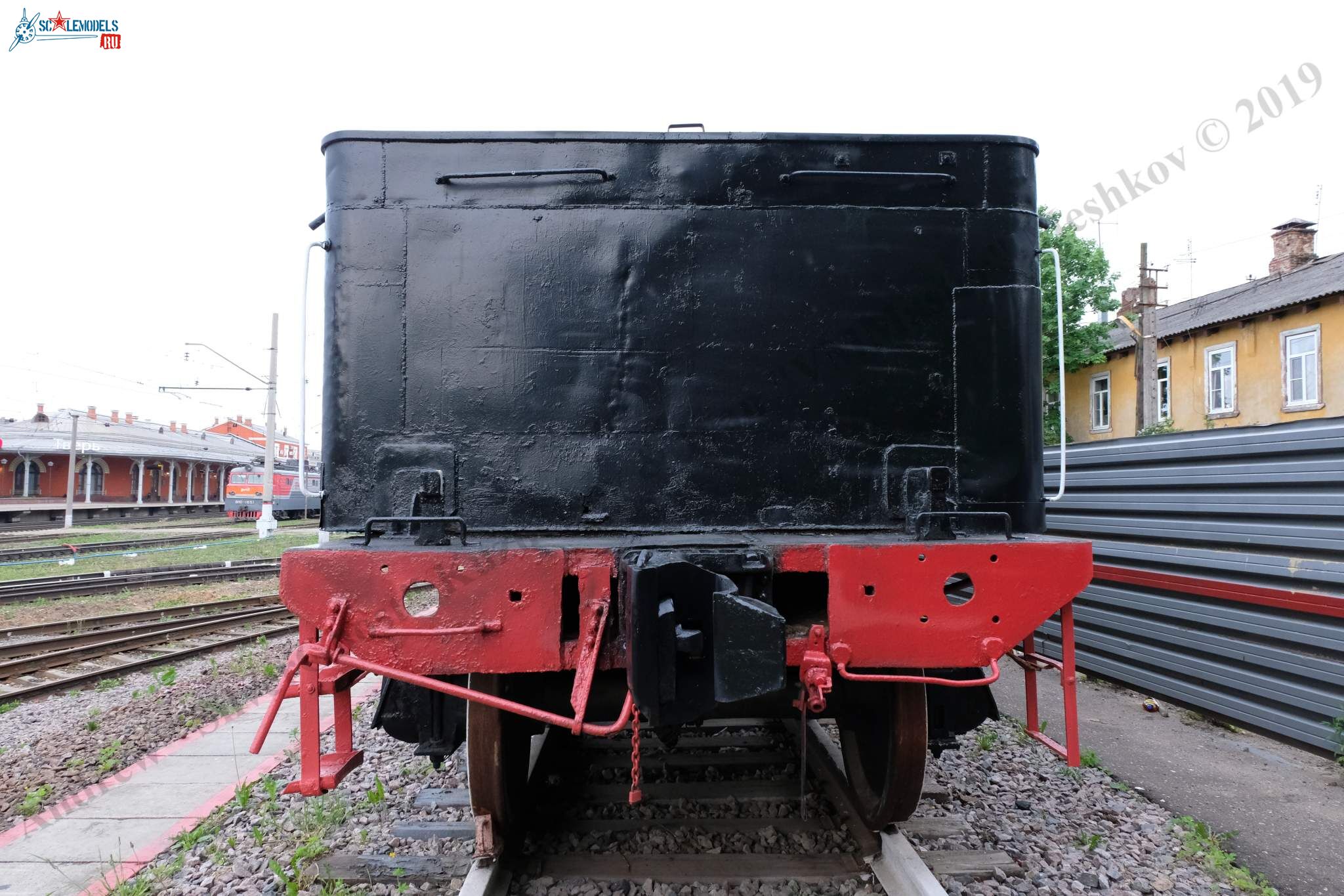 Locomotive_Em725-39_148.jpg