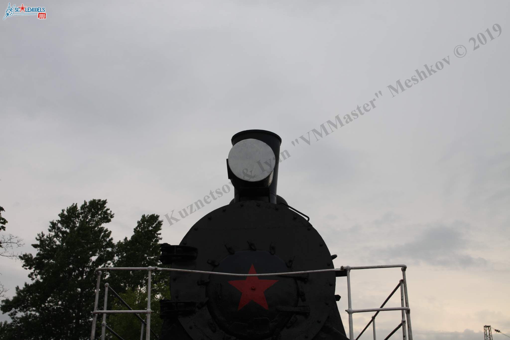 Locomotive_Em725-39_285.jpg