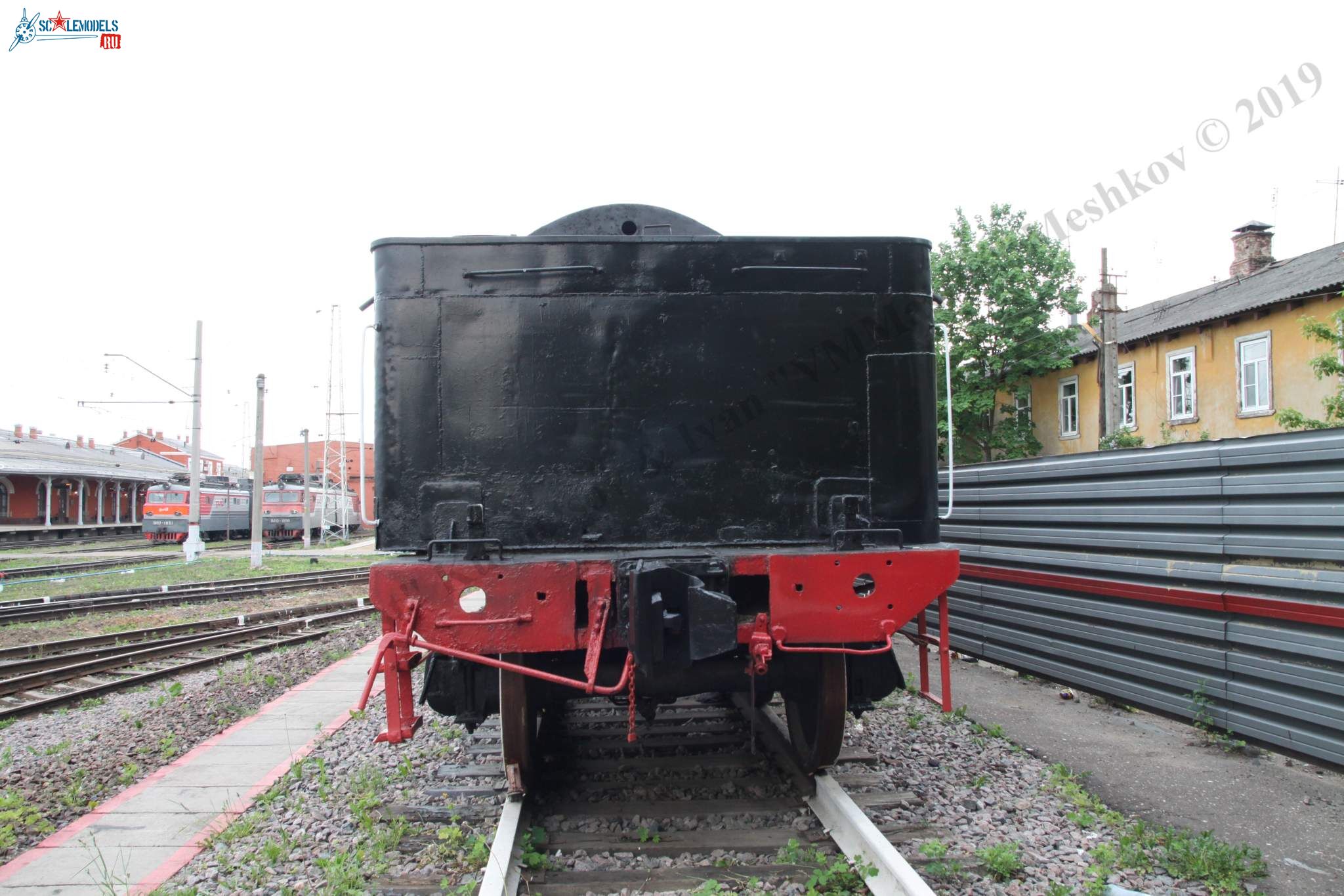 Locomotive_Em725-39_292.jpg