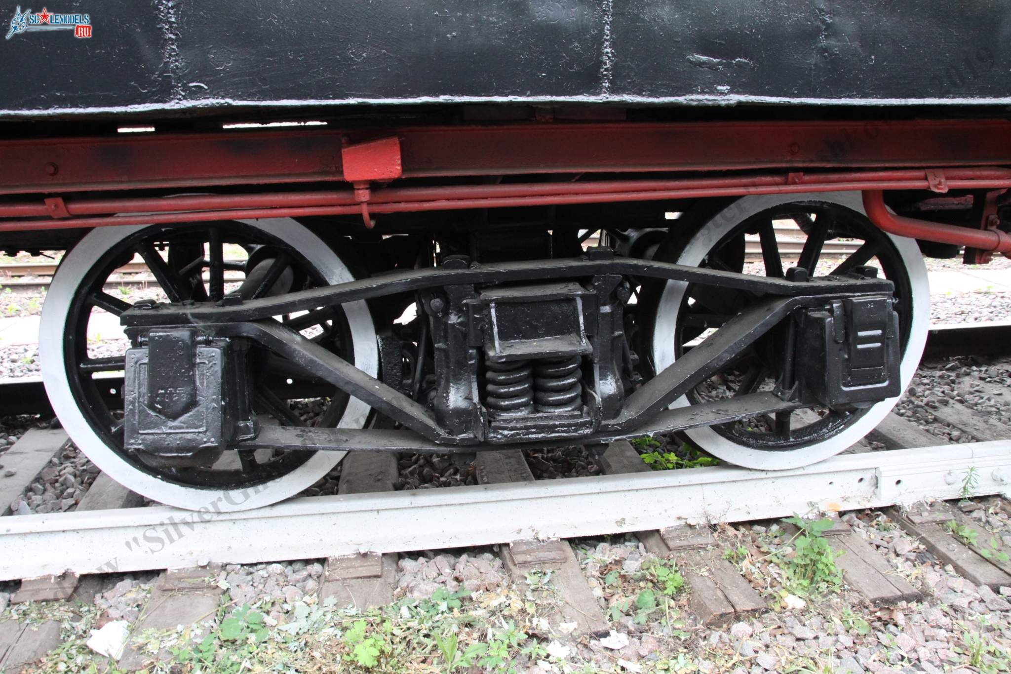 Locomotive_Em725-39_305.jpg