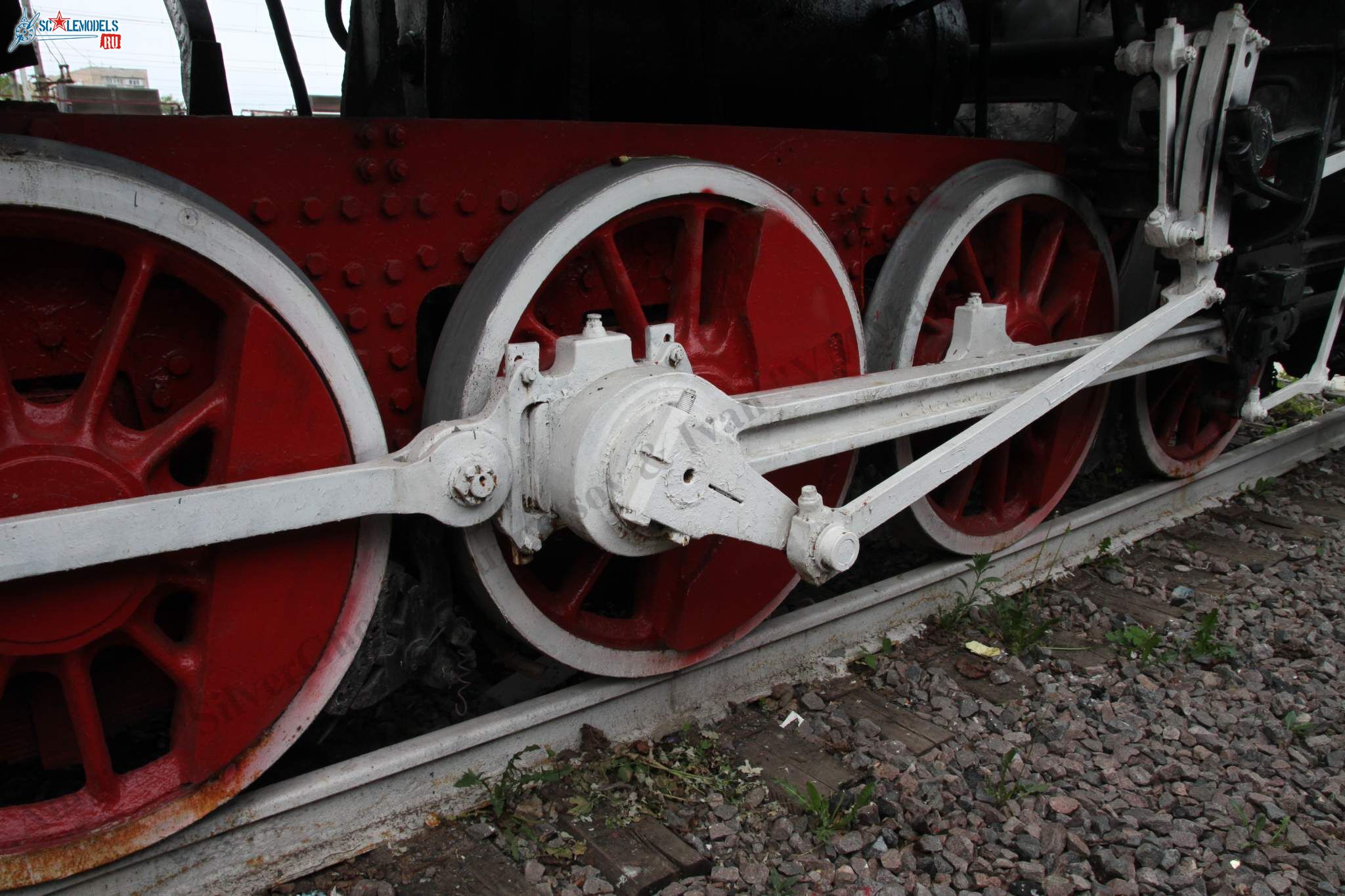 Locomotive_Em725-39_320.jpg