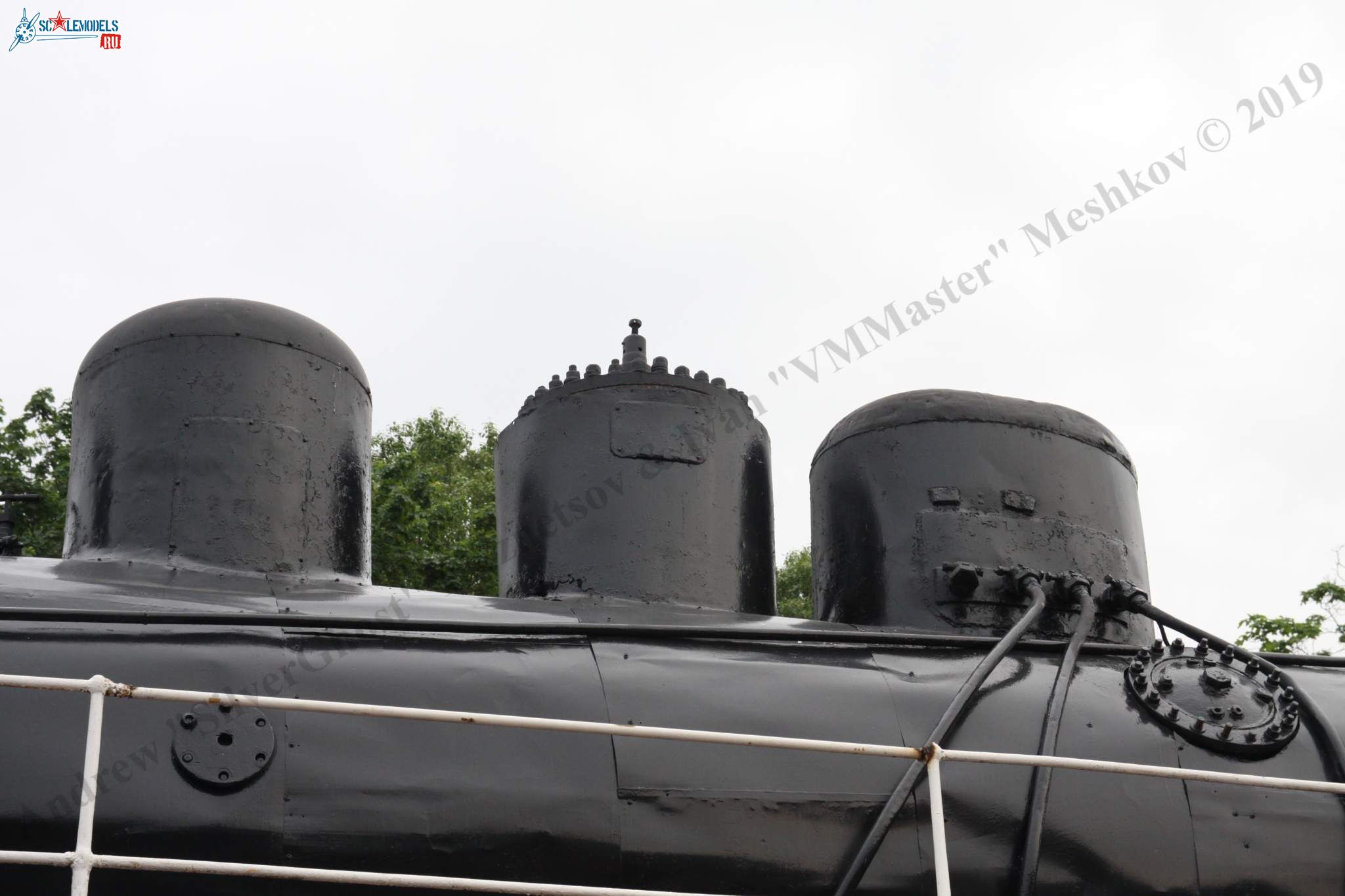Locomotive_Em725-39_384.jpg