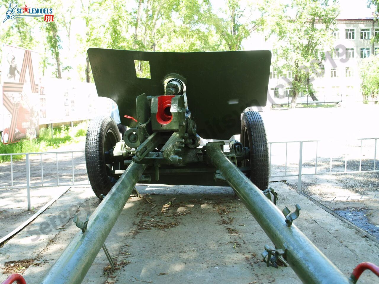 ZiS-3_Belogorsk_13.jpg