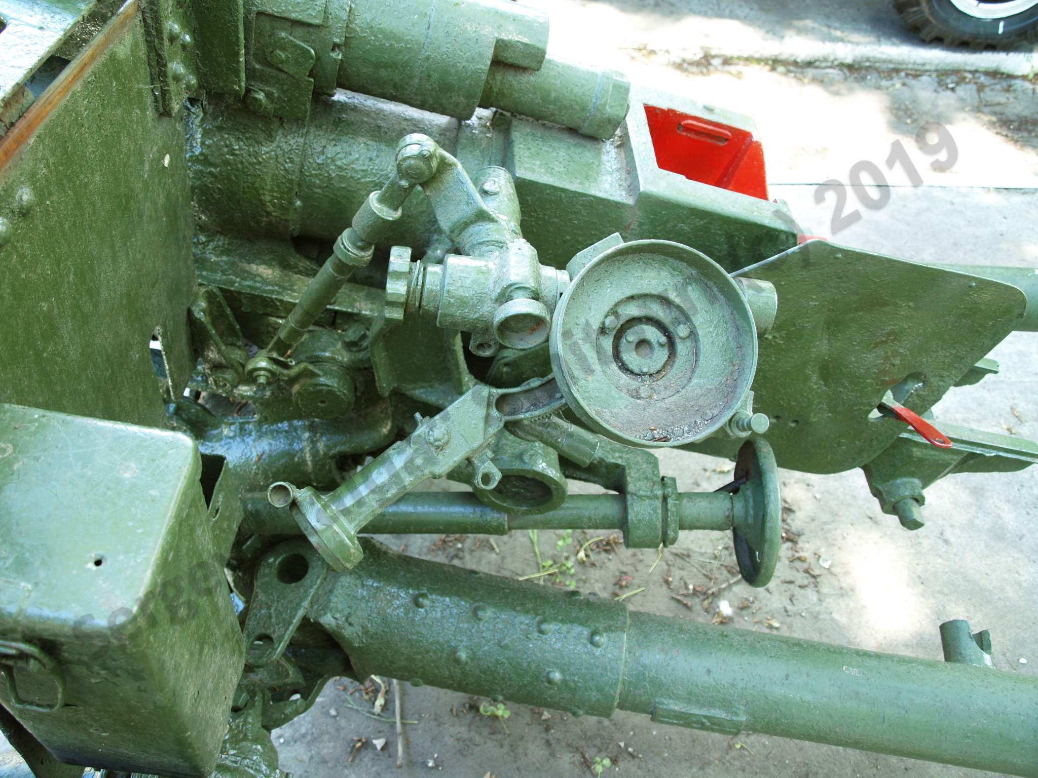 ZiS-3_Belogorsk_37.jpg