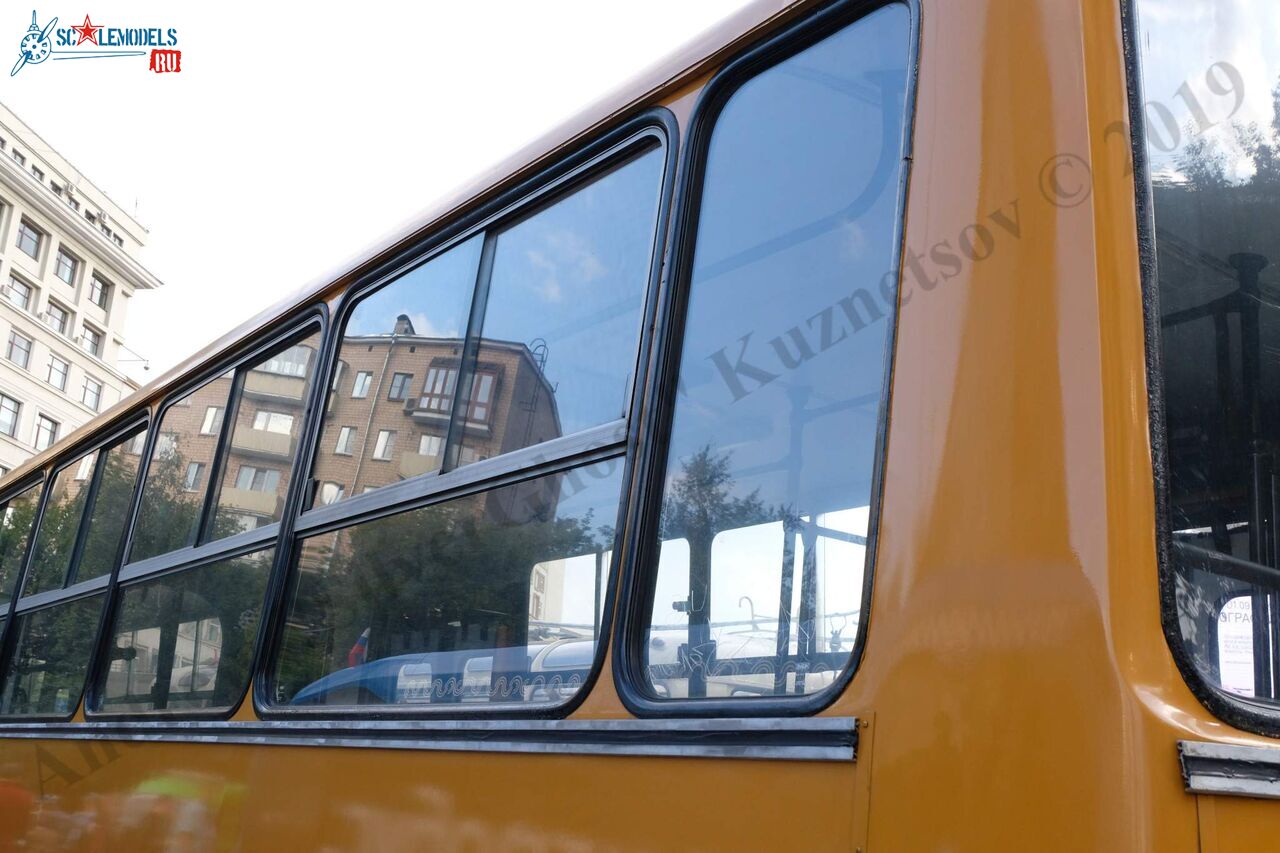 Ikarus-283_200.jpg