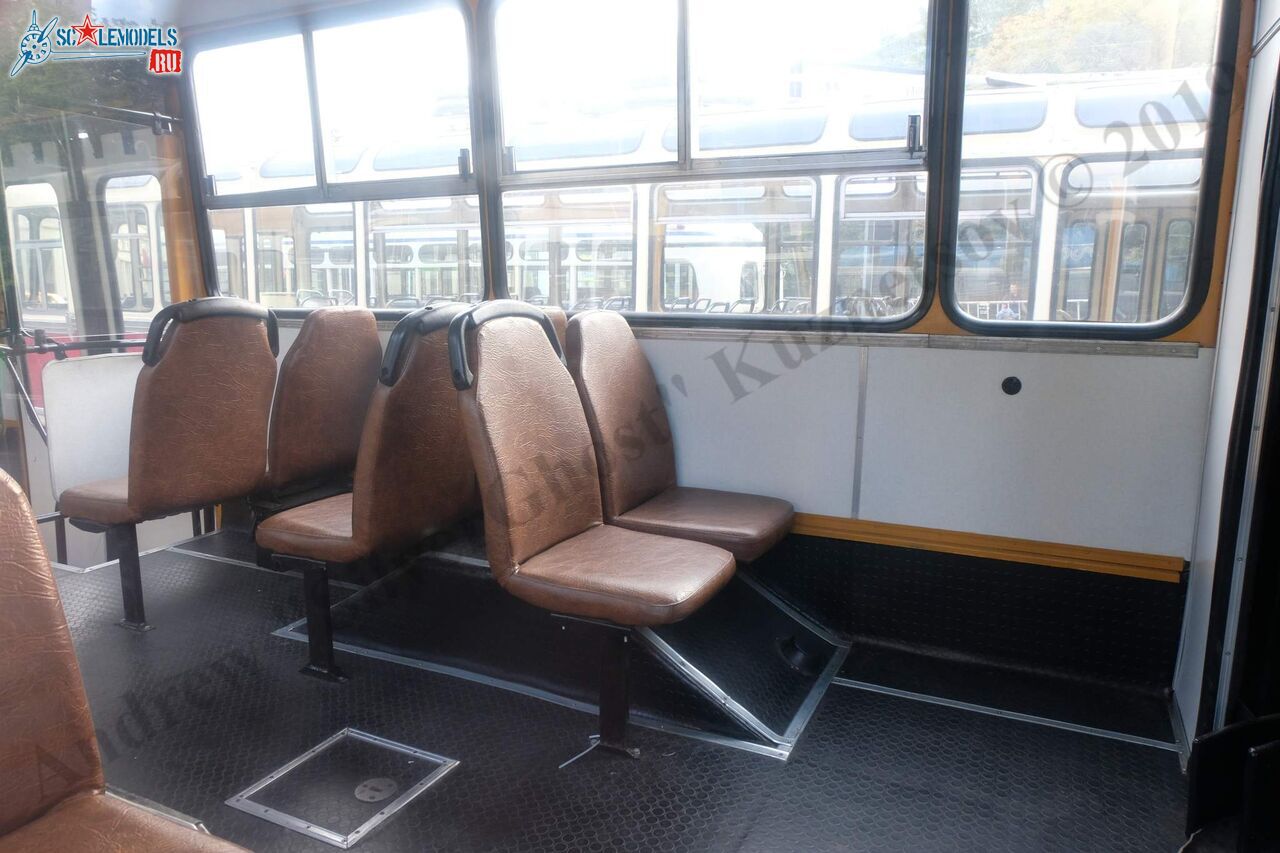 Ikarus-283_245.jpg
