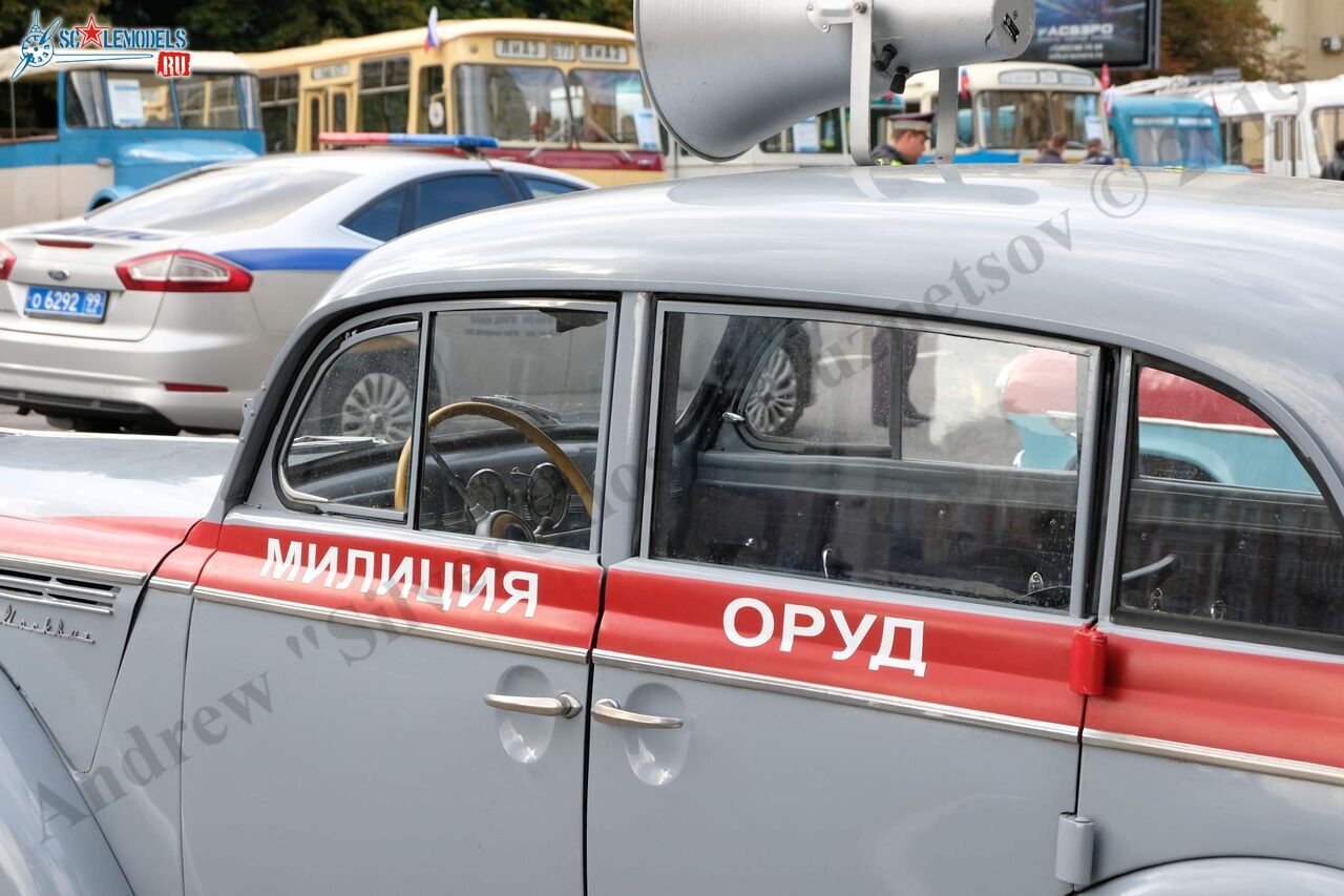 Moskvich-400_32.jpg