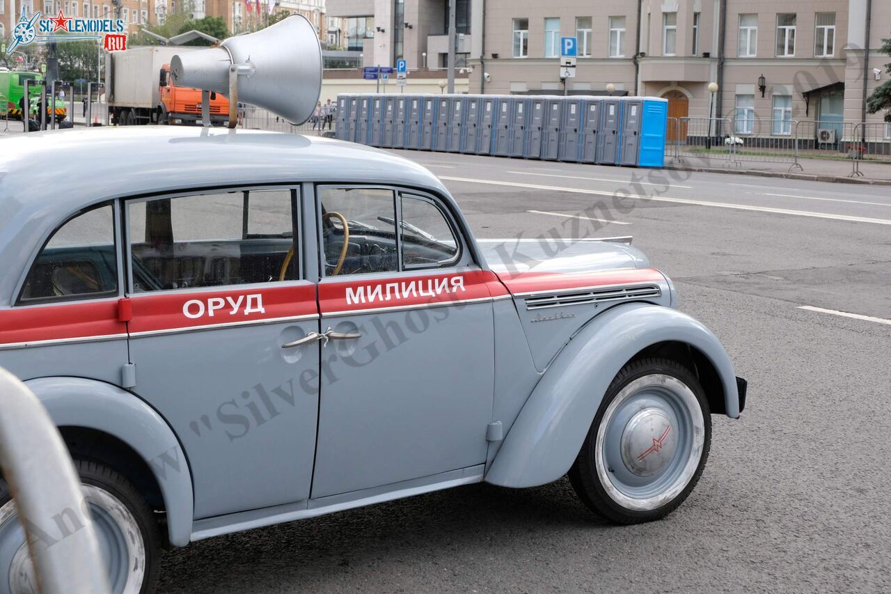 Moskvich-400_72.jpg