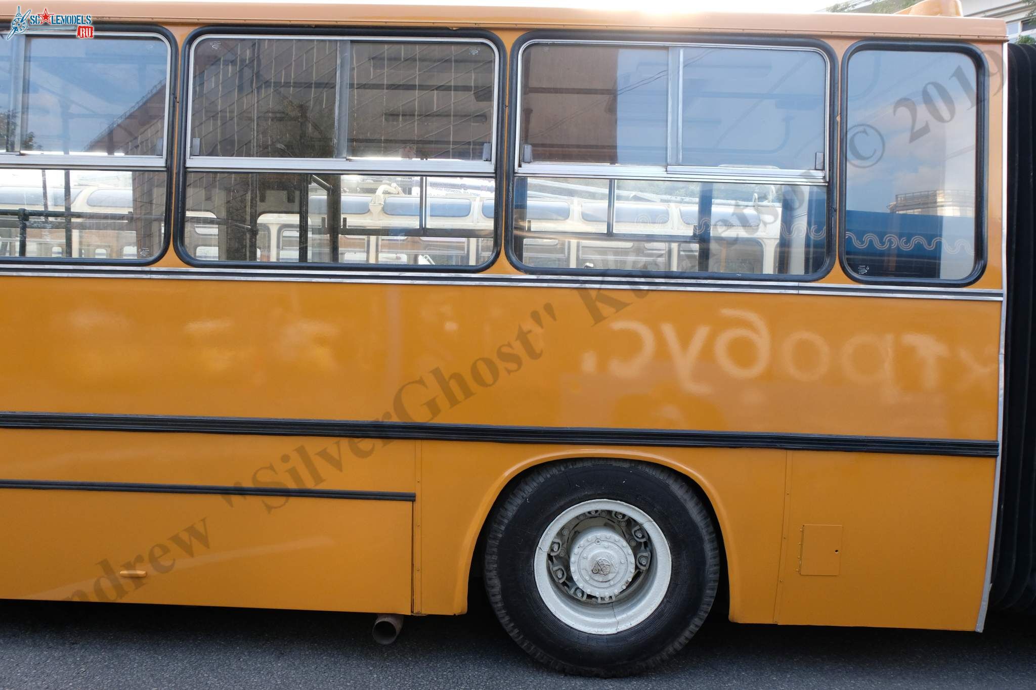 Ikarus-283_264.jpg