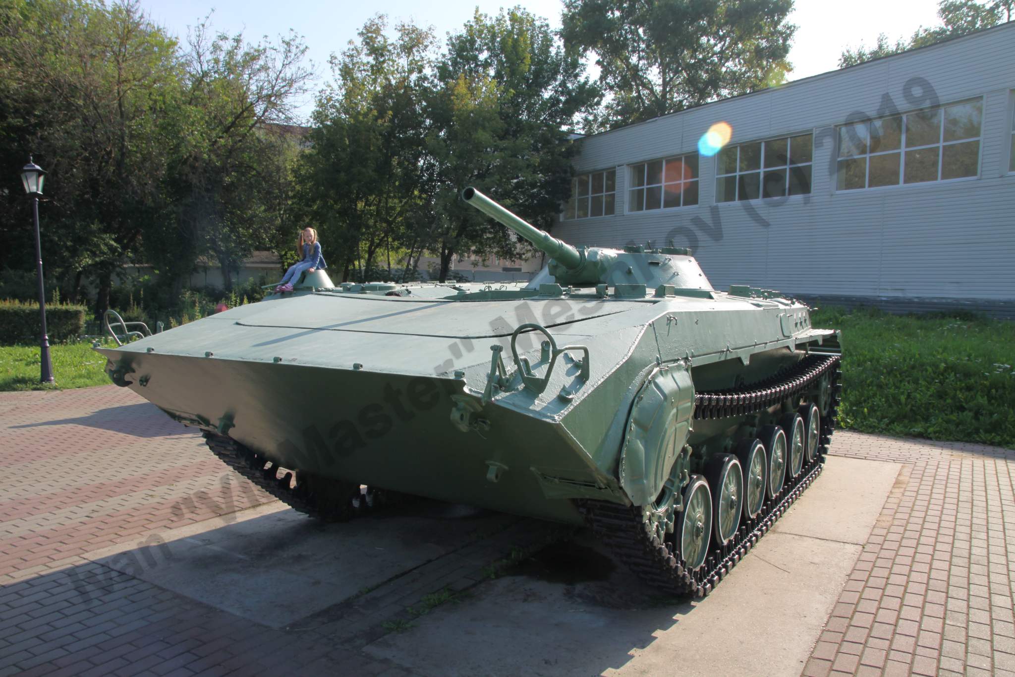 BMP-1_Tver_1.jpg