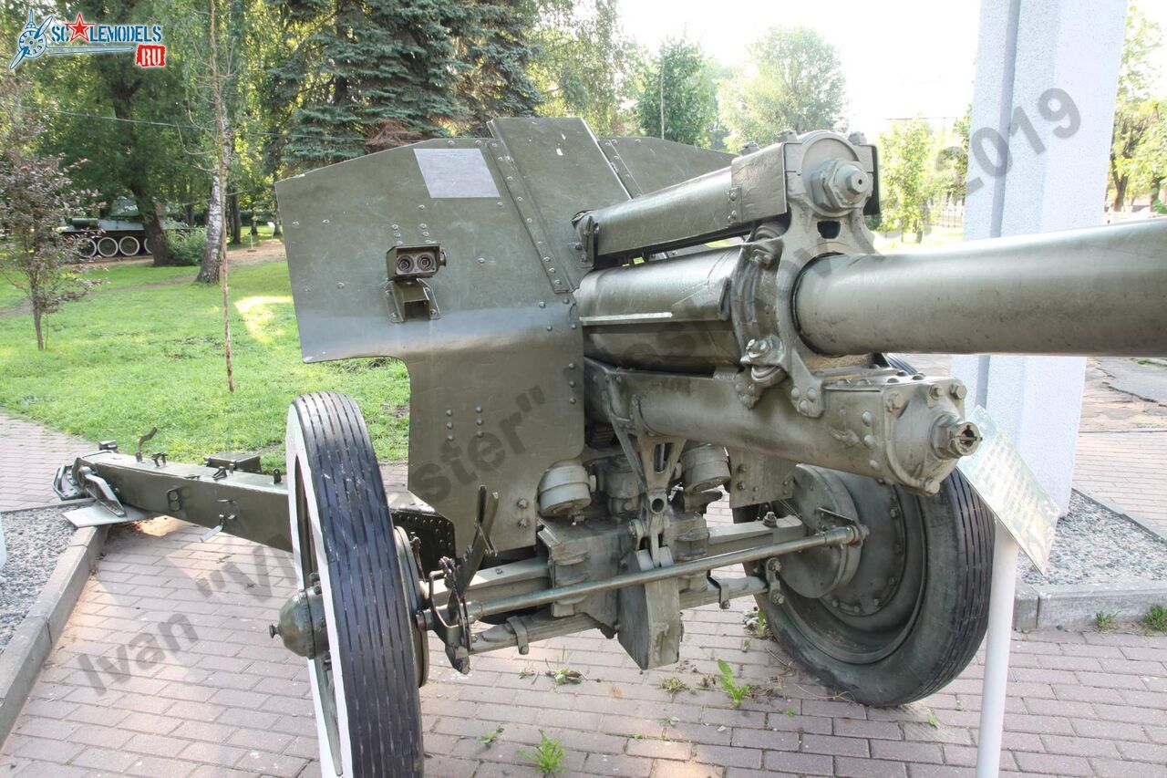 122-mm_M-30_Tver_13.jpg