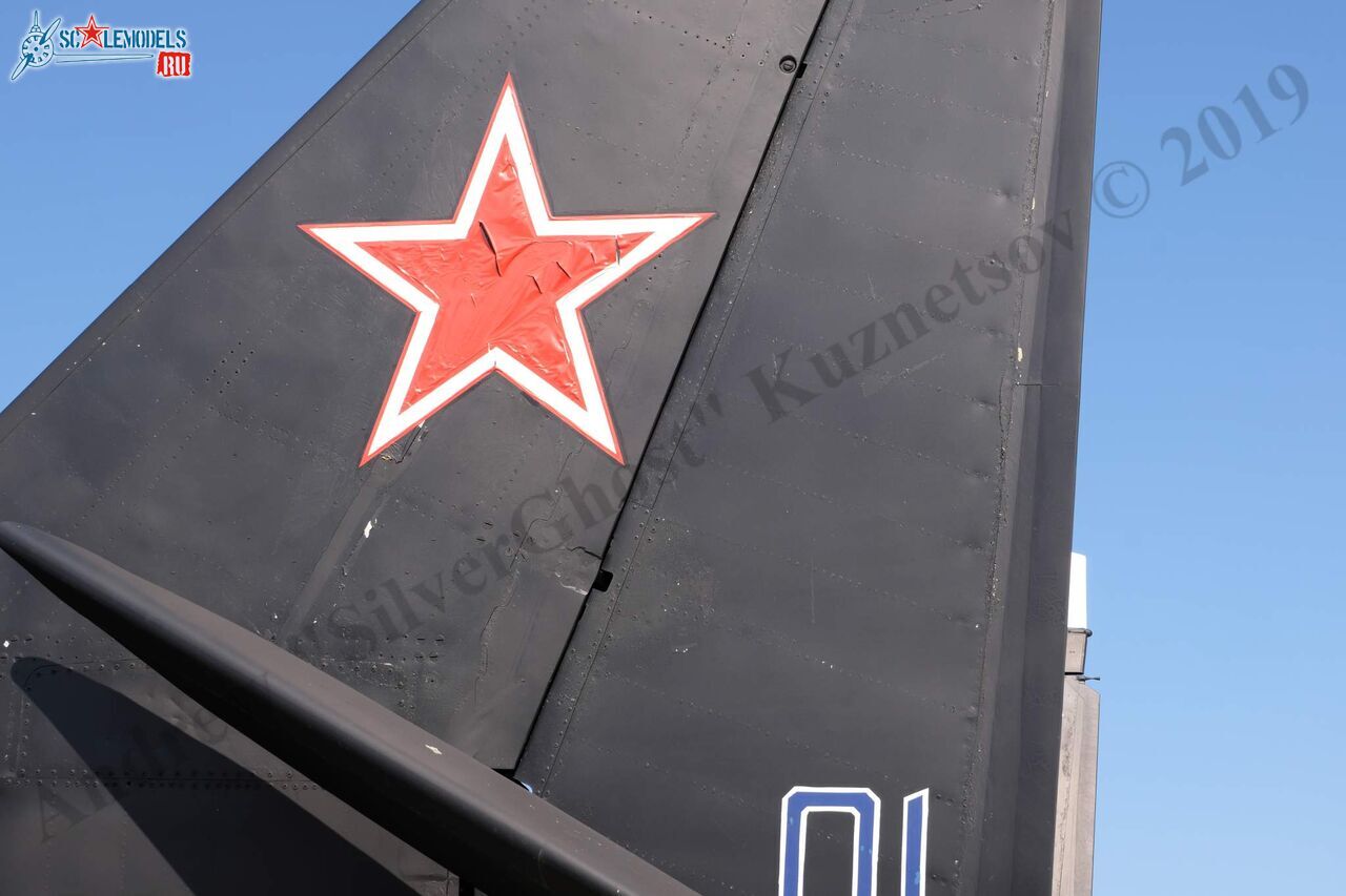 Su-47_Berkut_64.jpg