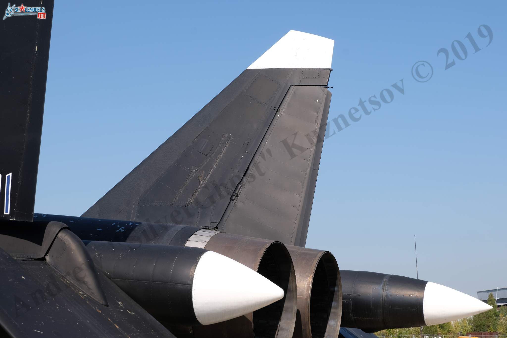 Su-47_Berkut_56.jpg