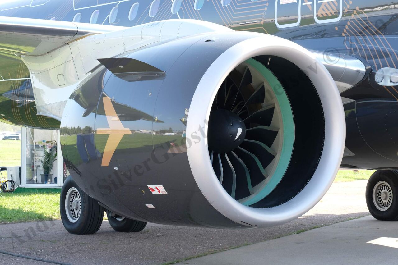 Embraer_E195-E2_44.jpg