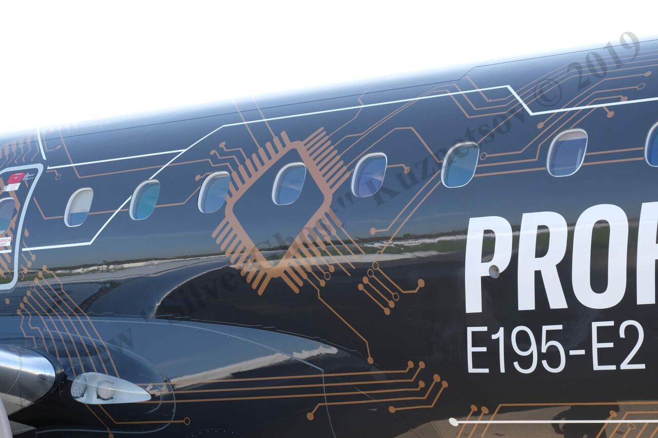 Embraer_E195-E2_52.jpg