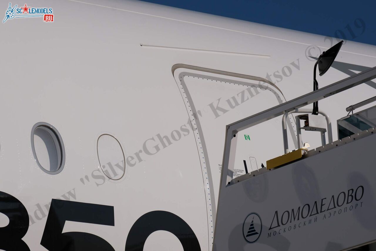 Airbus_A350-900_156.jpg