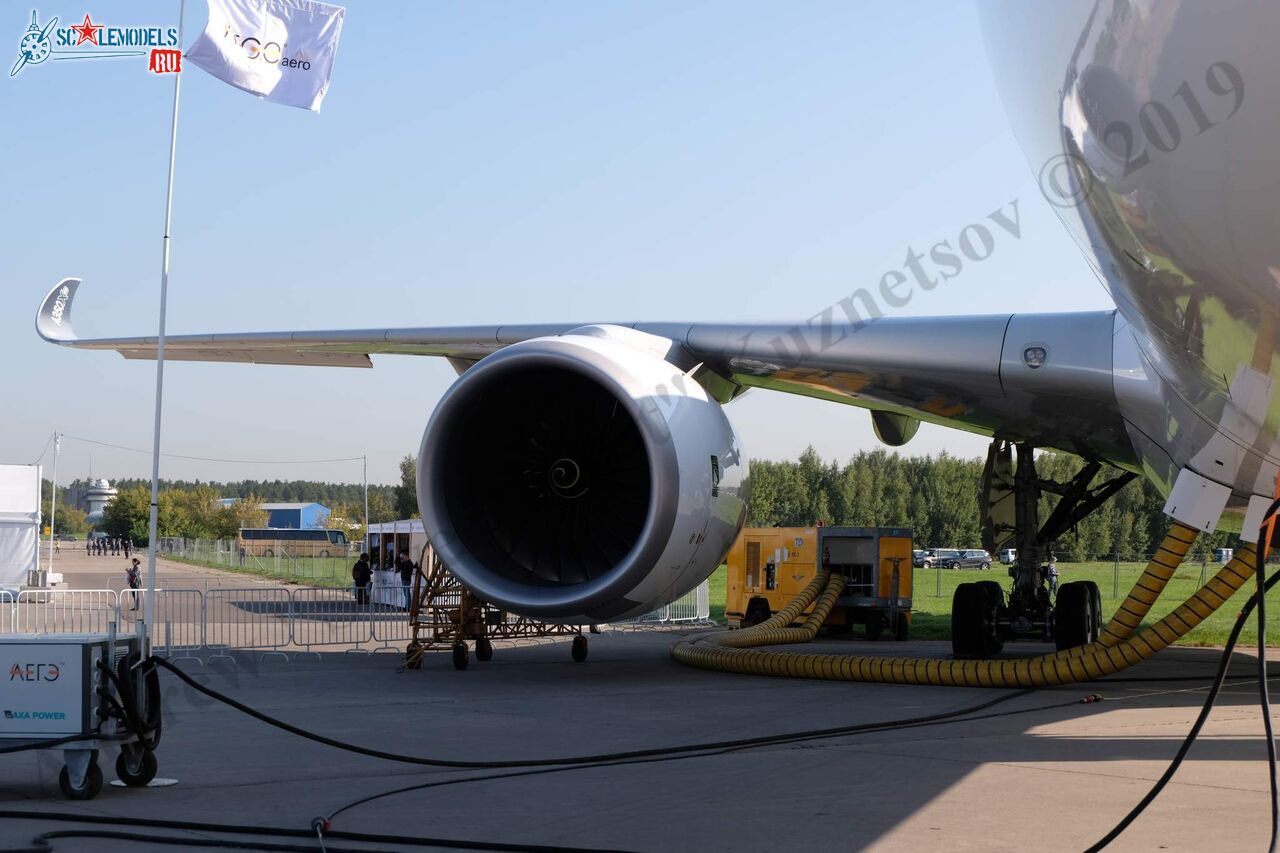 Airbus_A350-900_223.jpg