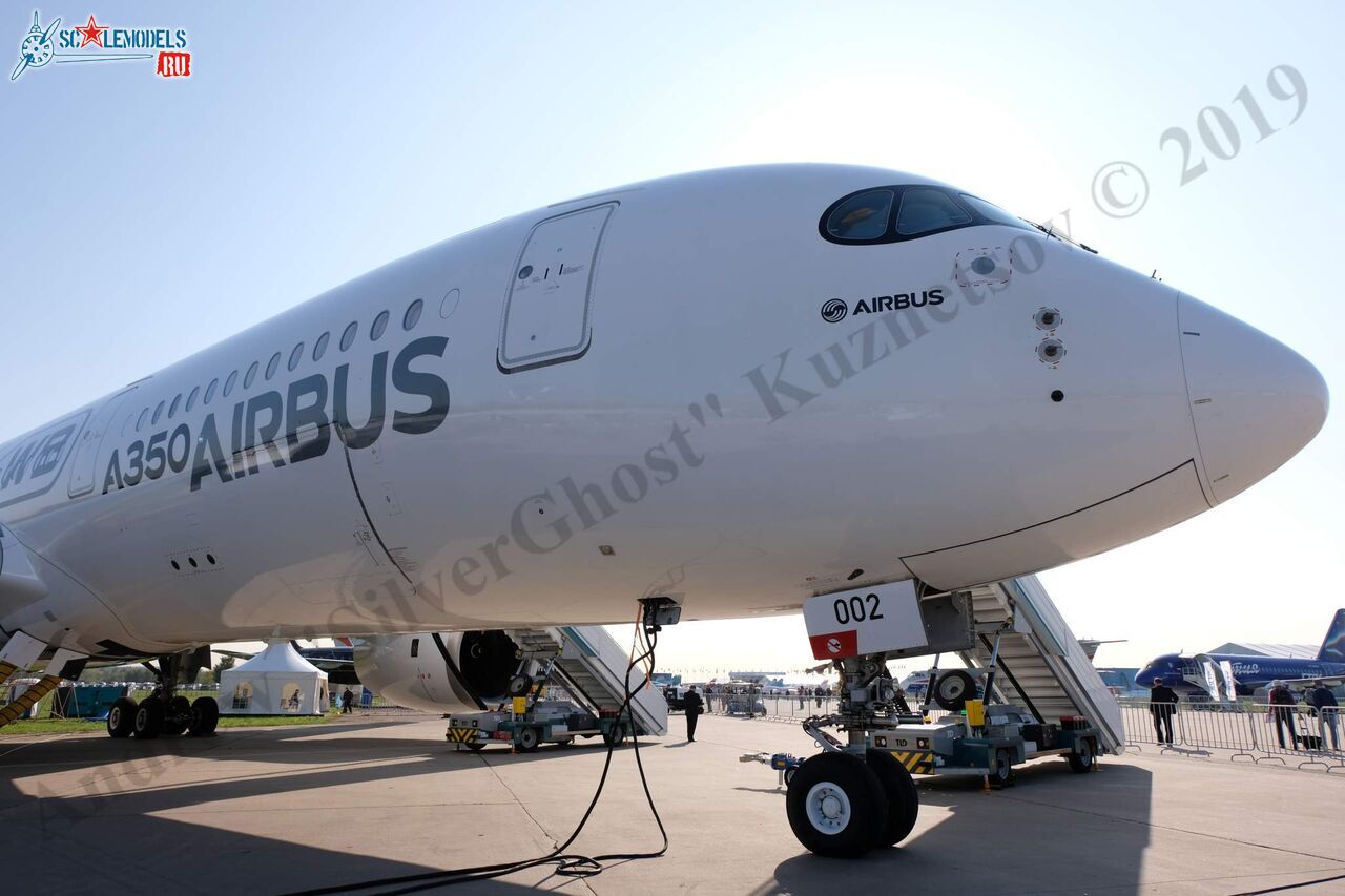 Airbus_A350-900_237.jpg