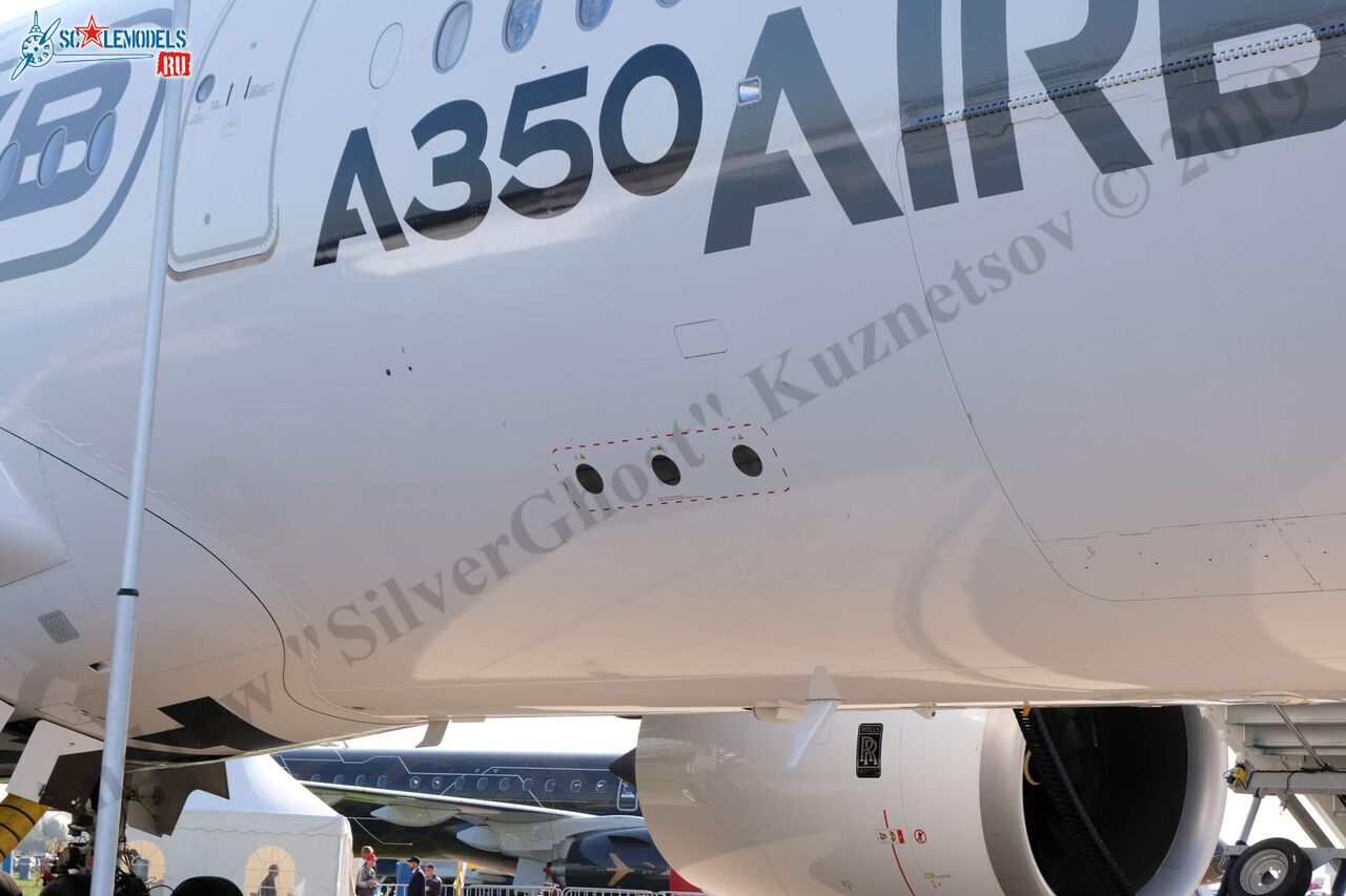 Airbus_A350-900_243.jpg