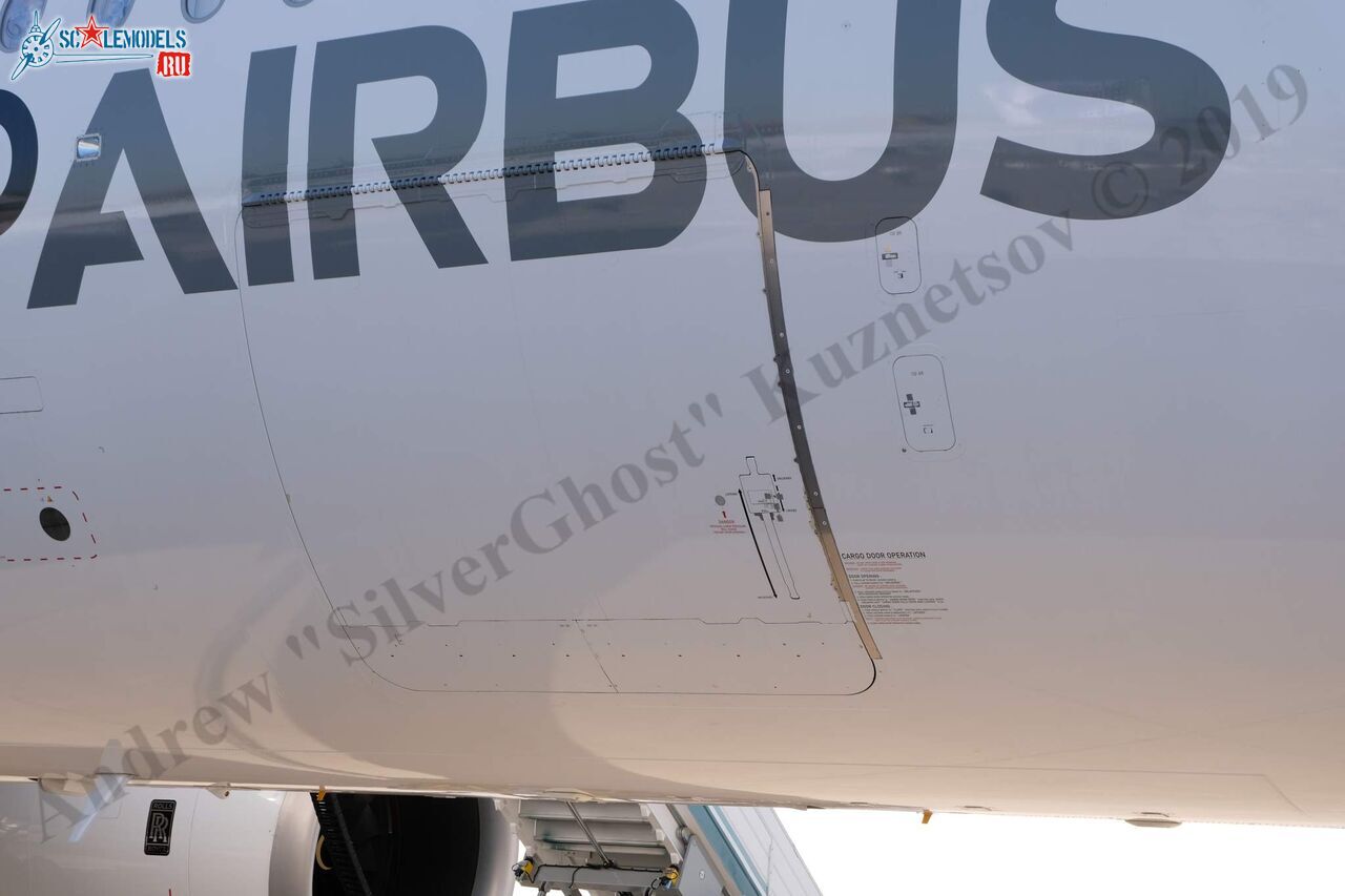 Airbus_A350-900_244.jpg