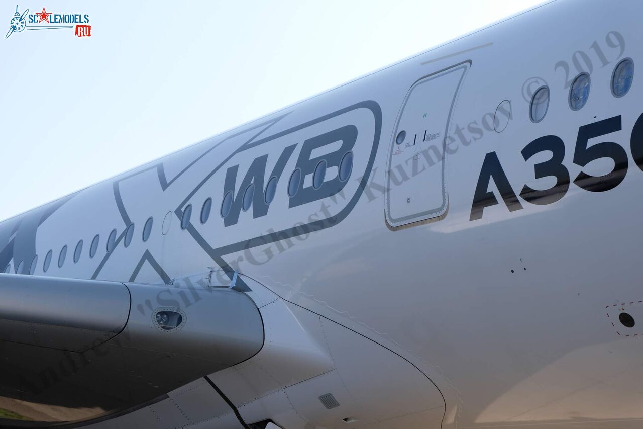 Airbus_A350-900_248.jpg