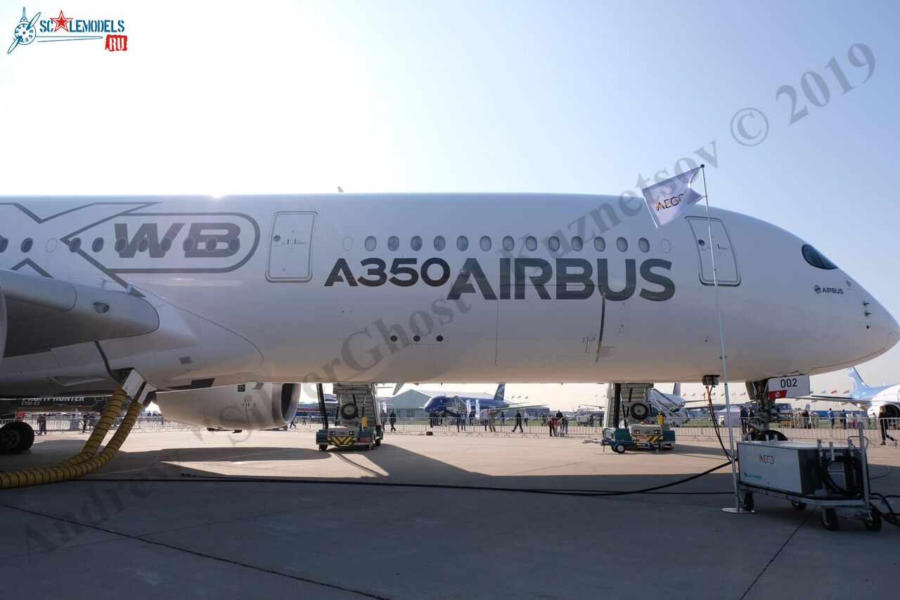 Airbus_A350-900_252.jpg