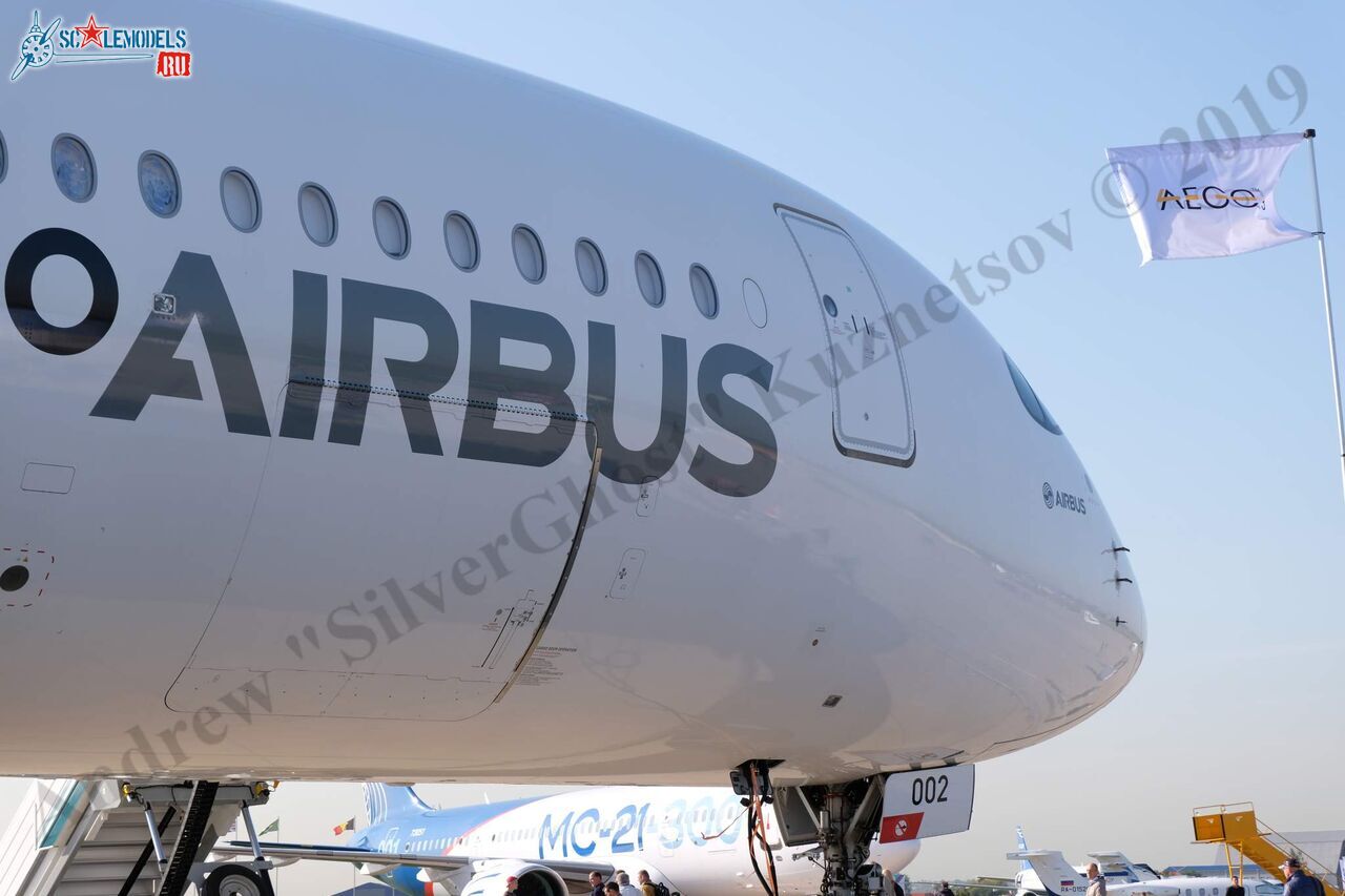 Airbus_A350-900_268.jpg