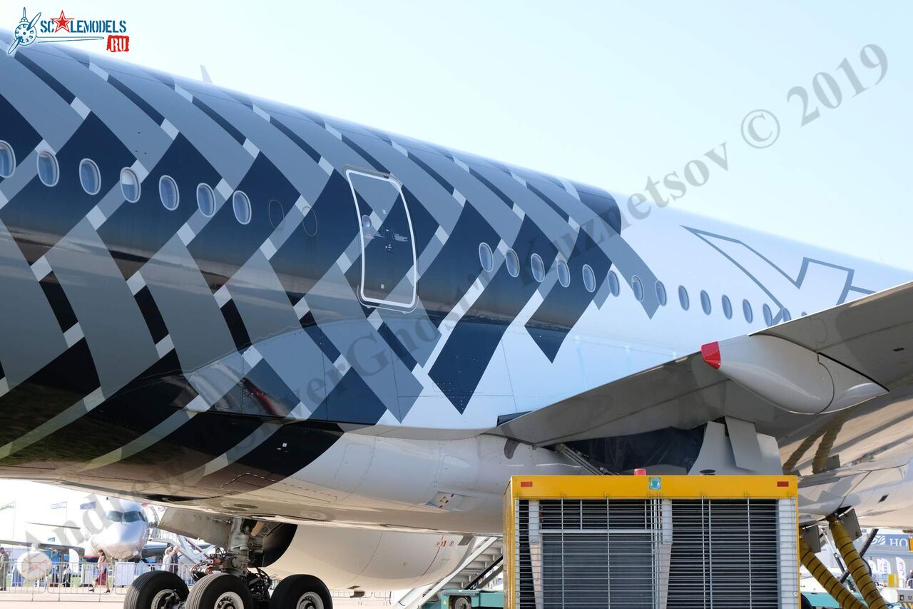 Airbus_A350-900_345.jpg