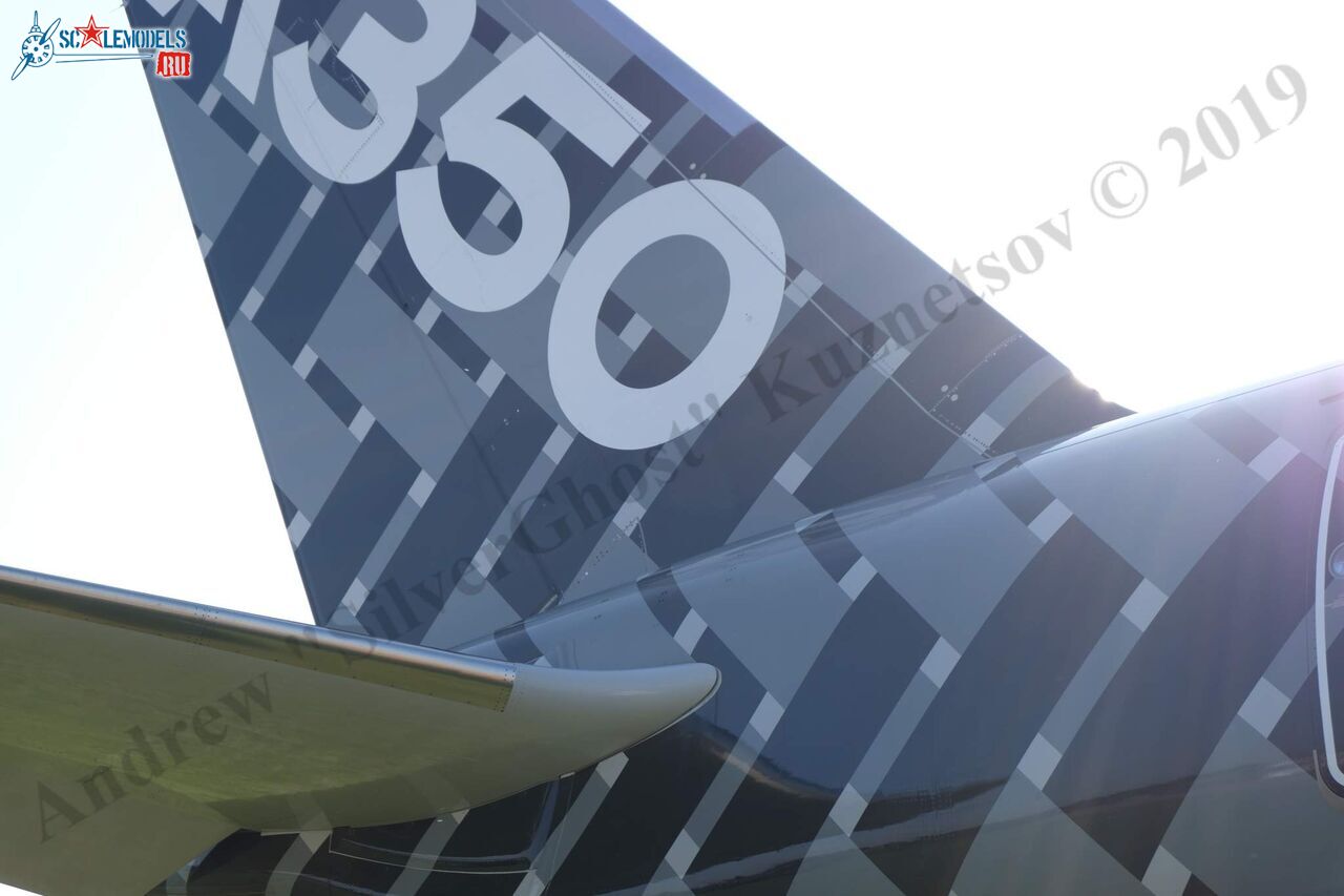 Airbus_A350-900_357.jpg