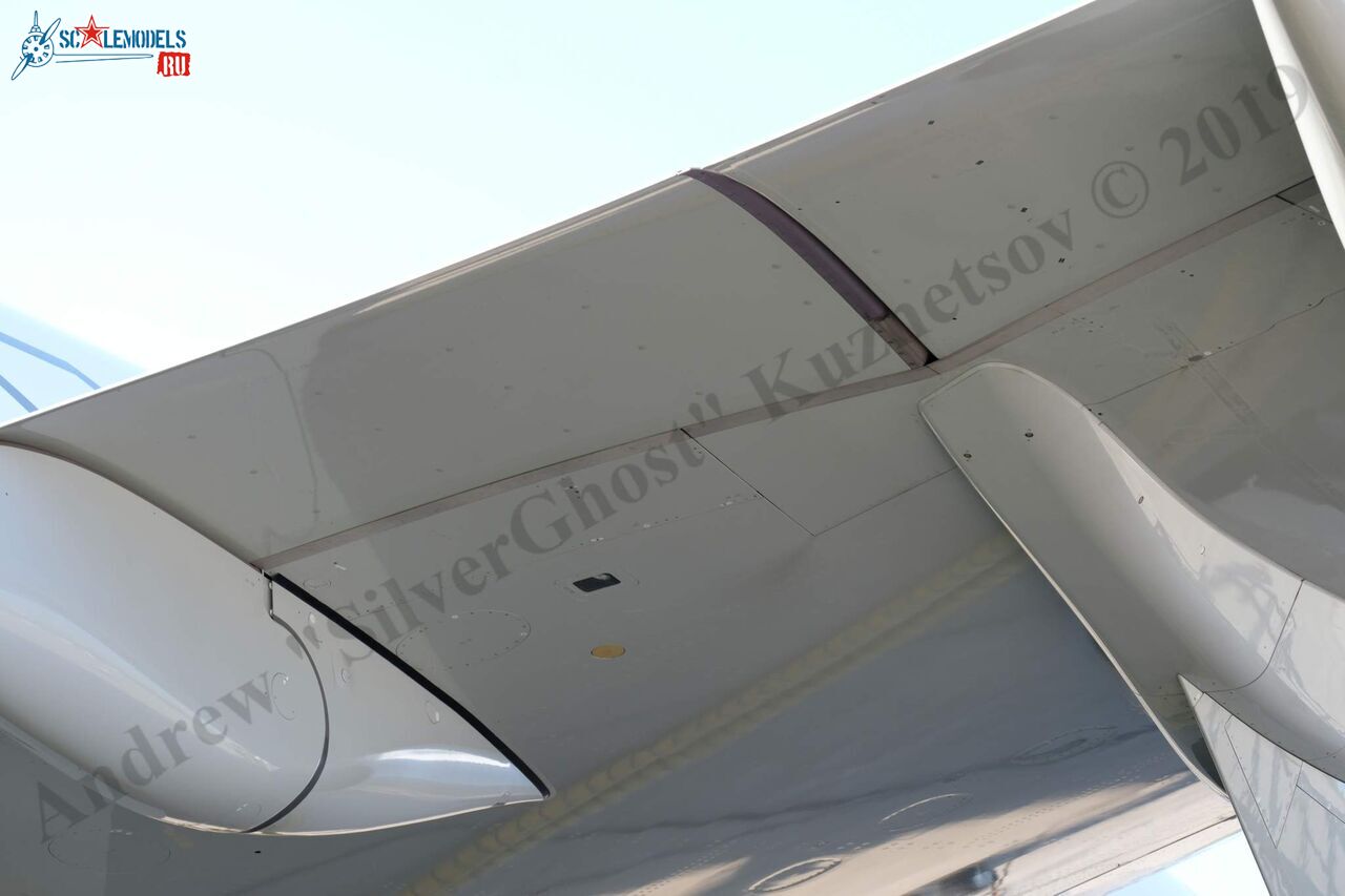 Airbus_A350-900_409.jpg