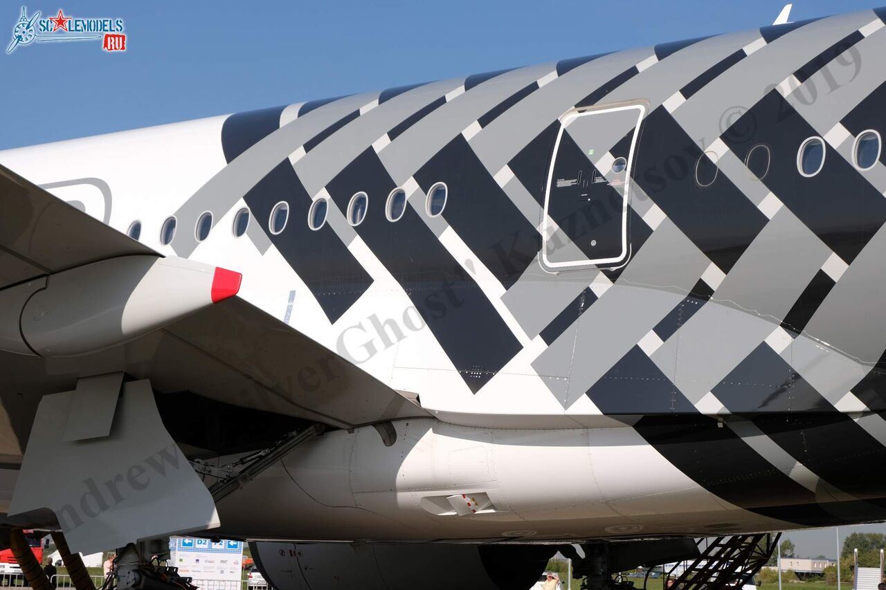 Airbus_A350-900_465.jpg