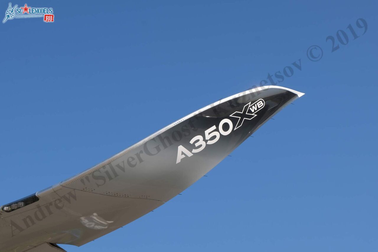 Airbus_A350-900_9.jpg