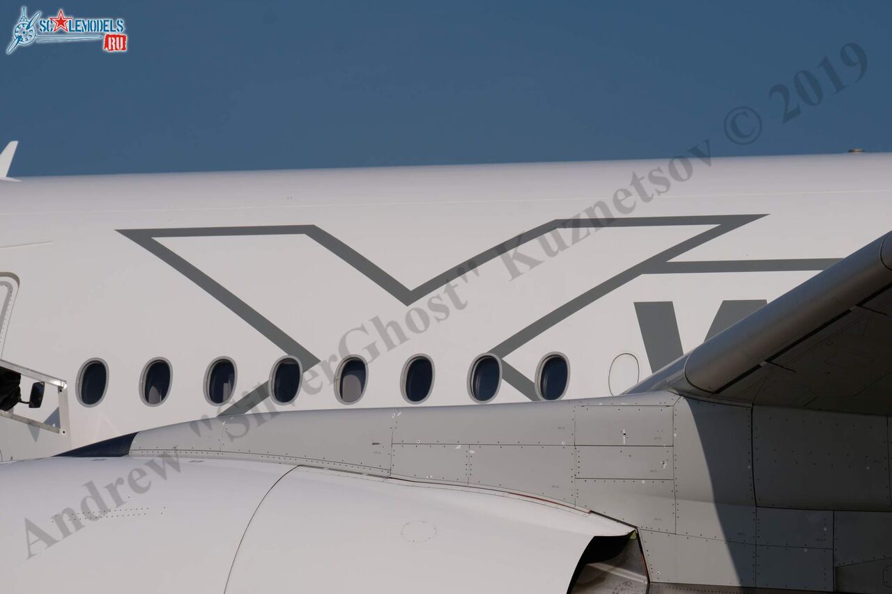 Airbus_A350-900_90.jpg