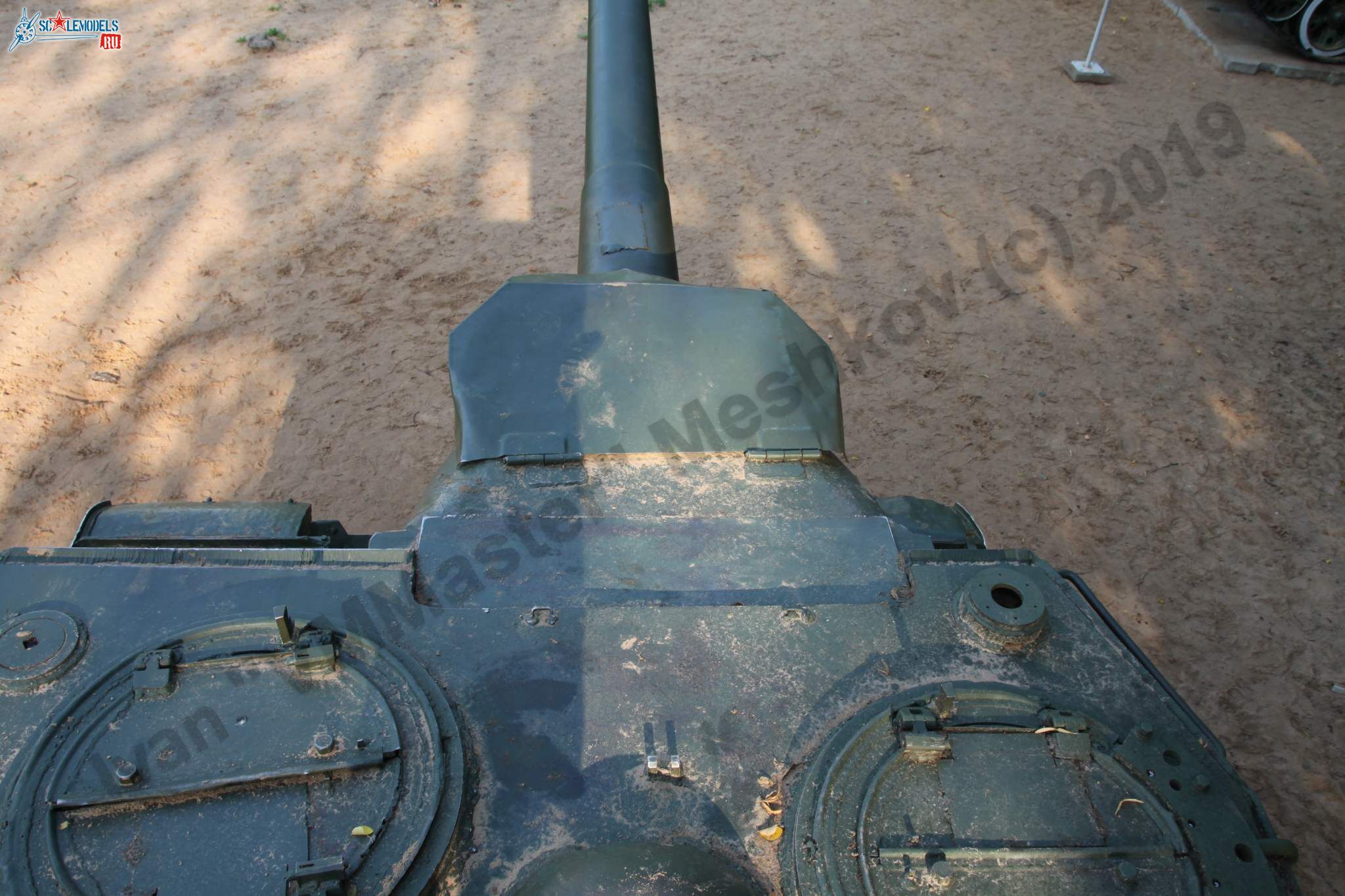 ISU-152_Tver_130.jpg