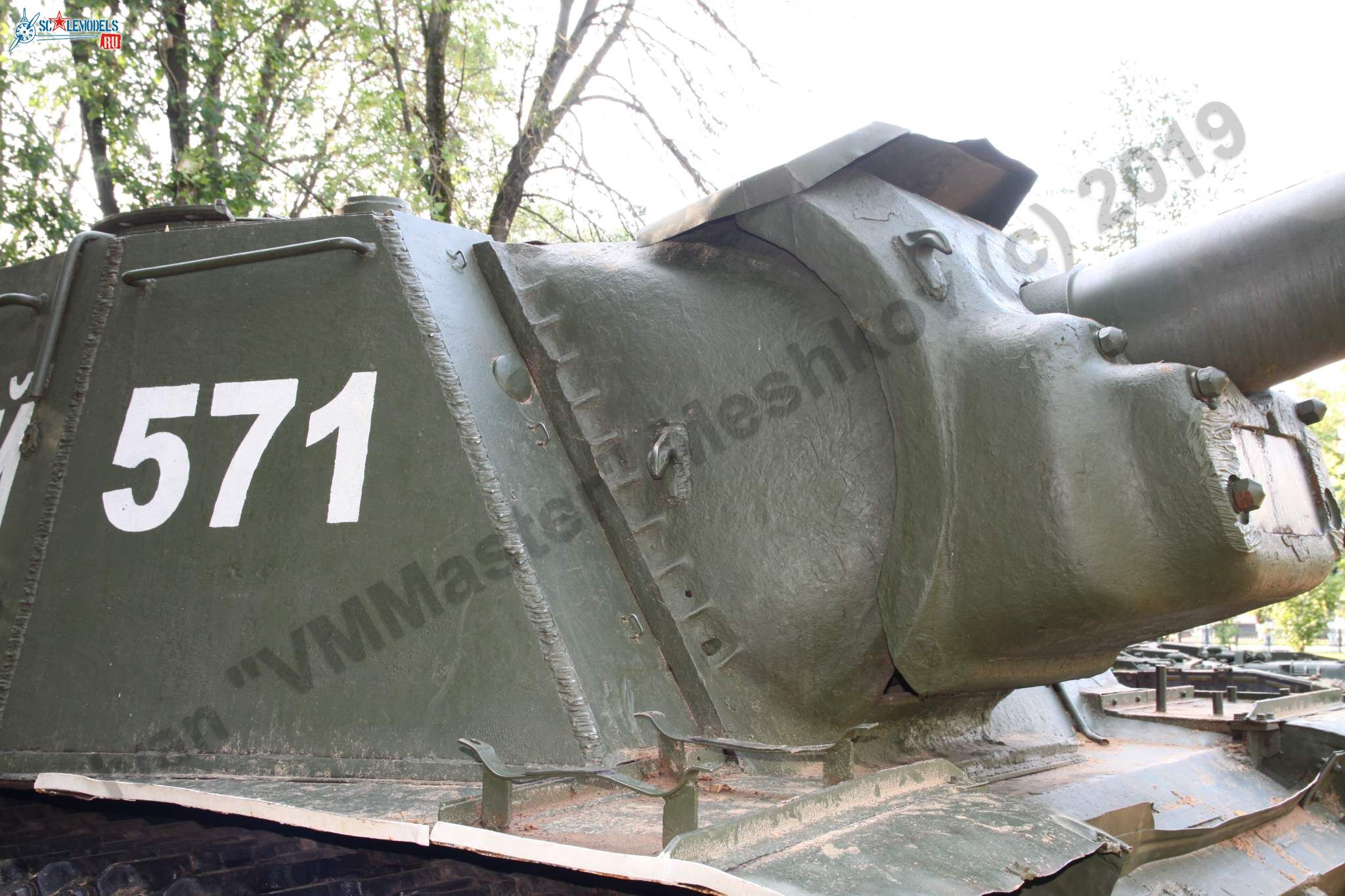 ISU-152_Tver_98.jpg