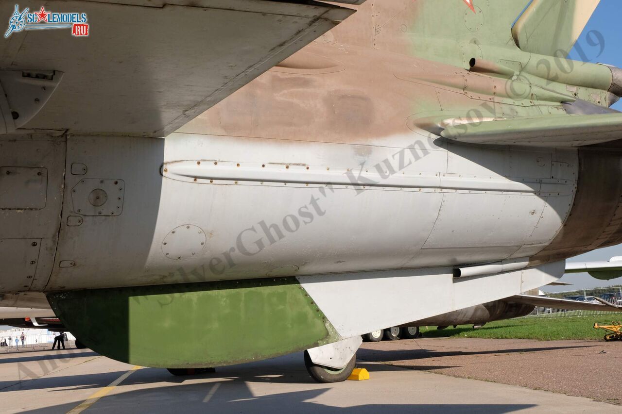 MiG-21UM_199.jpg